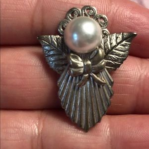 Angel brooch